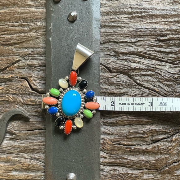 NAVAJO C.JONES STERLING SILVER PENDANT - Picture 5 of 10